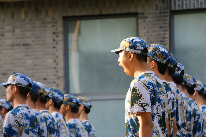 徐蒙南《片刻休息》.jpg 徐蒙南《片刻休息》.jpg